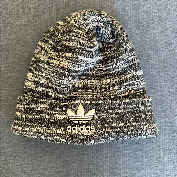 Adidas Unisex Heather Grey Beanie One Size Acrylic Outdoor Warm Winter Fall Snow - Picture 1 of 6